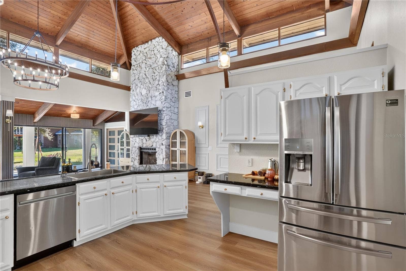2313 INDIAN MOUND TRAIL, Kissimmee, FL 34746 Stainless steel appliances Kitchen