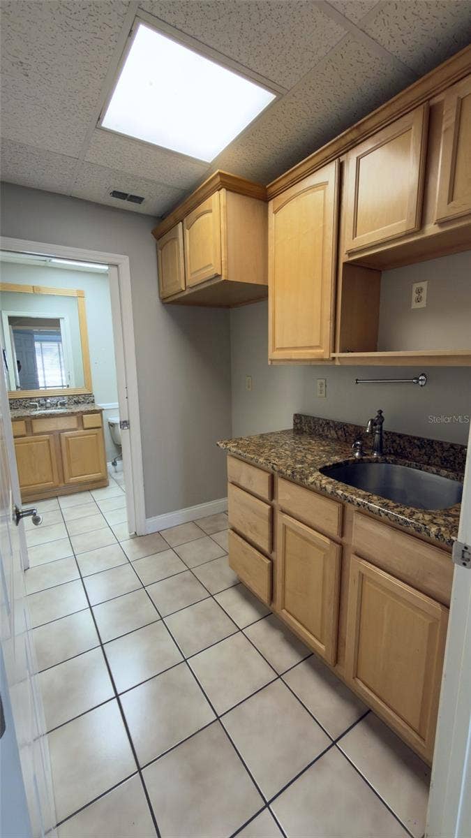 101 OVERLOOK DRIVE, #103, Winter Haven, FL 33884 bathroom hallway