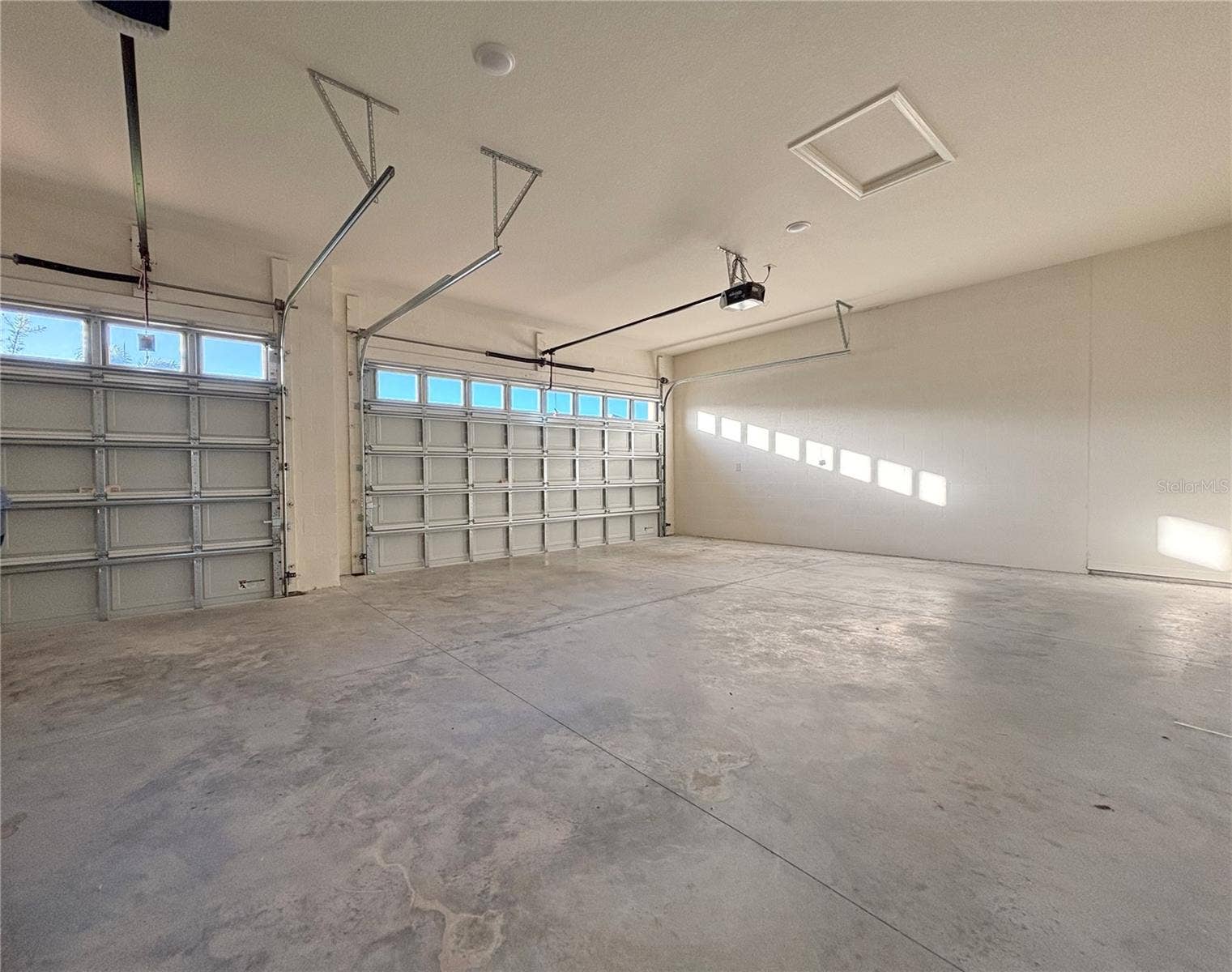 6240 PINEHURST LOOP, Winter Haven, FL 33884 Garage with Glass Inserts