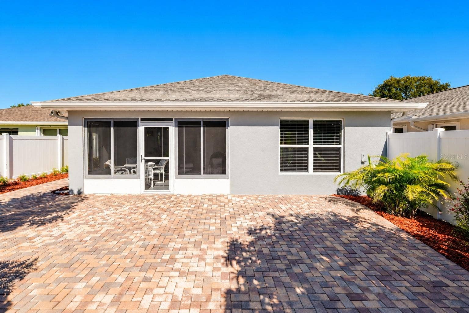 3437 GRENVILLE DRIVE, Winter Haven, FL 33884 Fenced-in yard with irrigation system