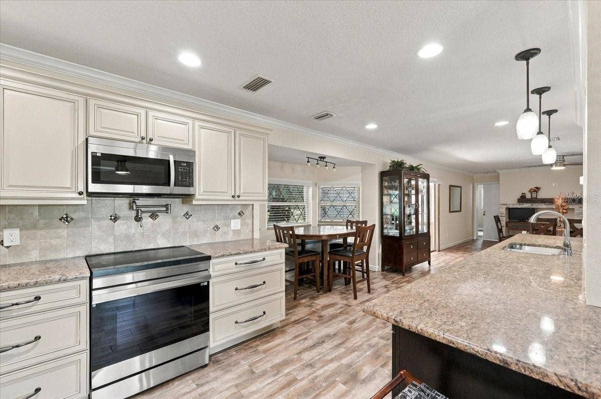 70 GREENFIELD COURT, Winter Haven, FL 33884 70 GREENFIELD COURT, Winter Haven, FL 33884