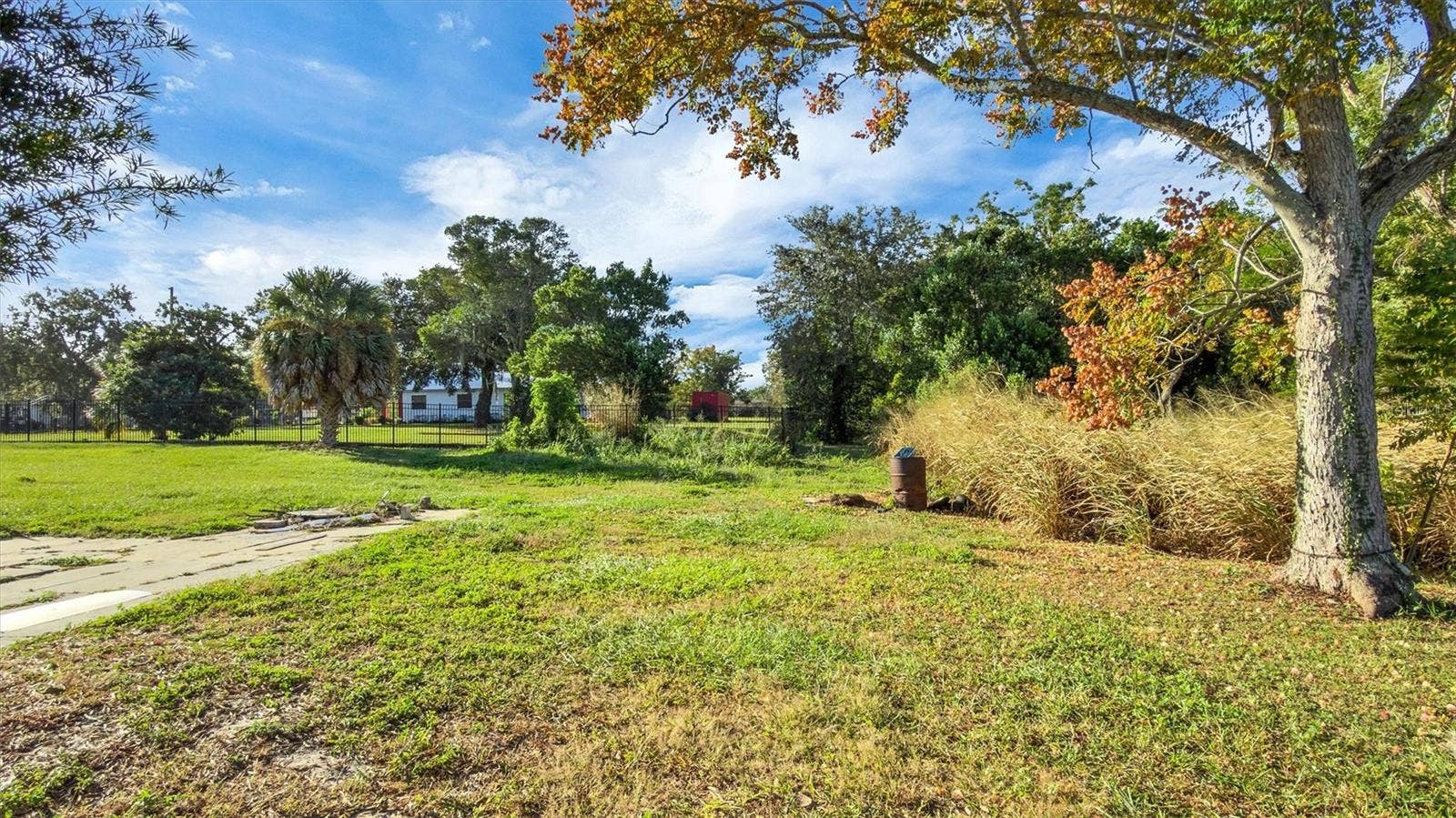 311 W SESSOMS AVENUE, Lake Wales, FL 33853 311 W SESSOMS AVENUE, Lake Wales, FL 33853