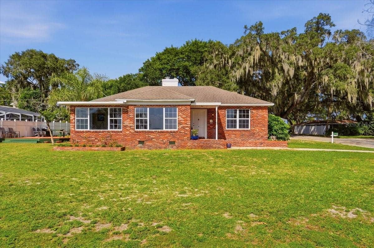 1501 N LAKE HOWARD DRIVE, Winter Haven, FL 33881 1501 N Lake Howard Drive