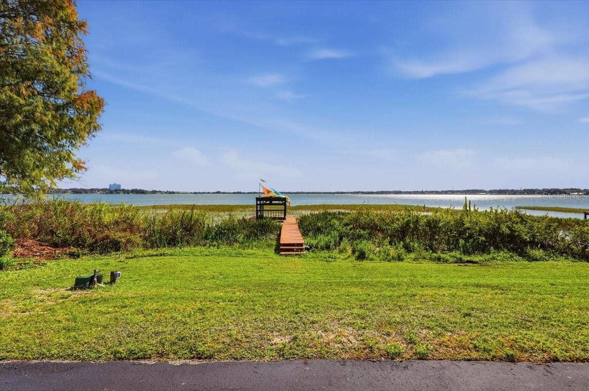 1501 N LAKE HOWARD DRIVE, Winter Haven, FL 33881 Dock on Lake Howard