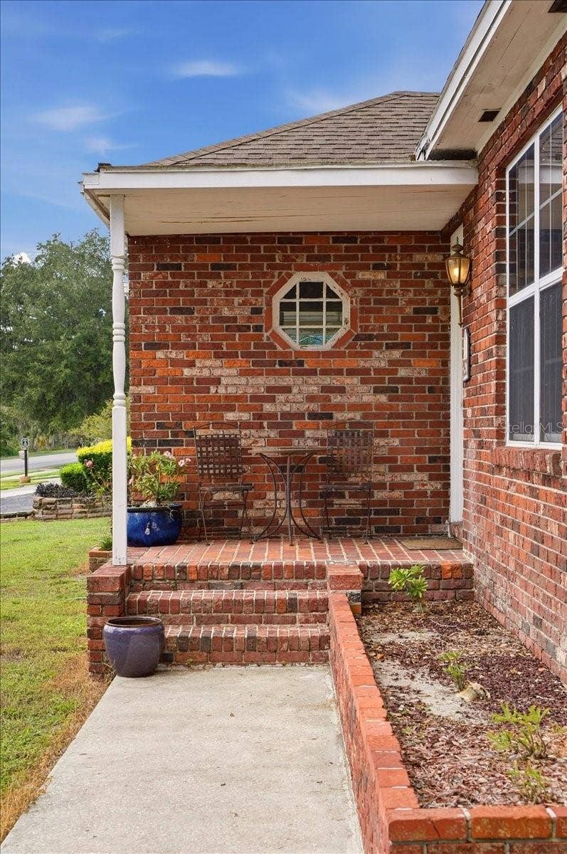 1501 N LAKE HOWARD DRIVE, Winter Haven, FL 33881 Front Entrance