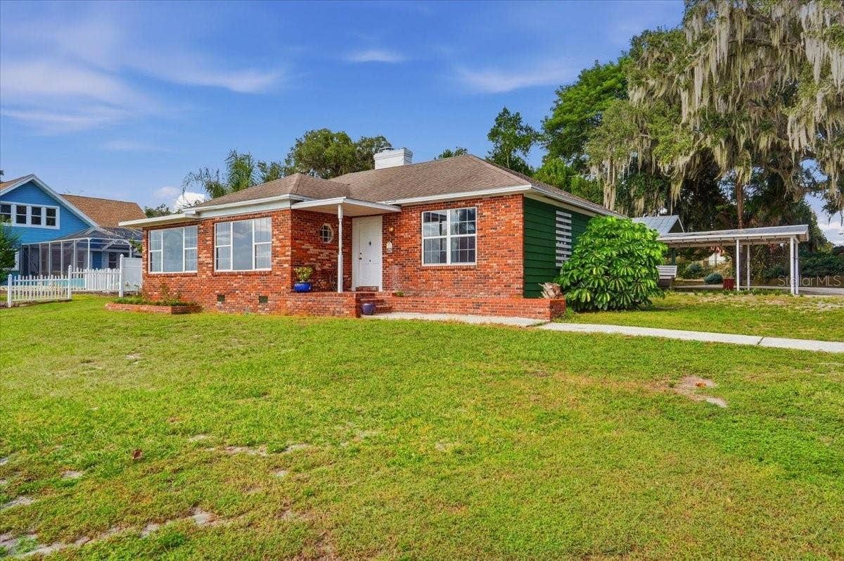 1501 N LAKE HOWARD DRIVE, Winter Haven, FL 33881 1501 N Lake Howard Drive