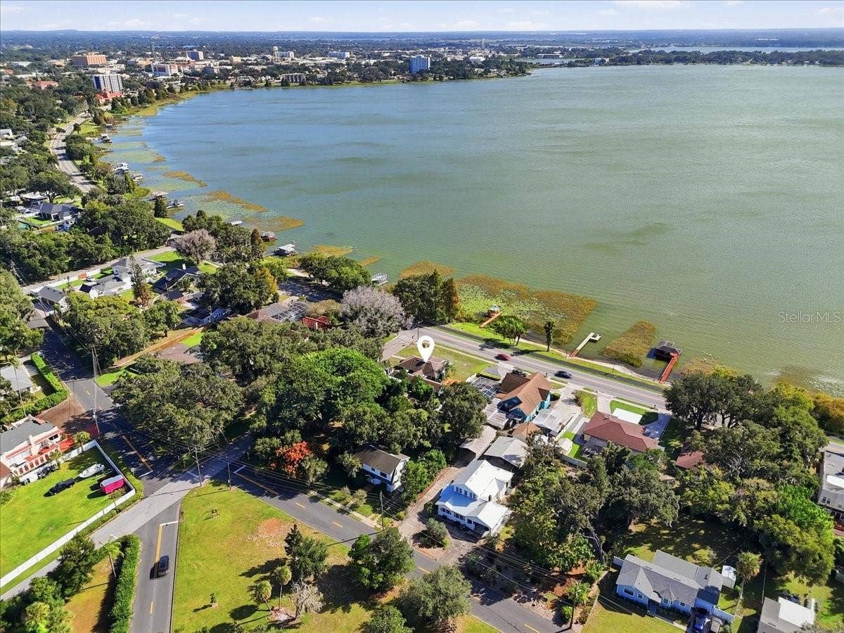 1501 N LAKE HOWARD DRIVE, Winter Haven, FL 33881 Aerial shot of Lake Howard