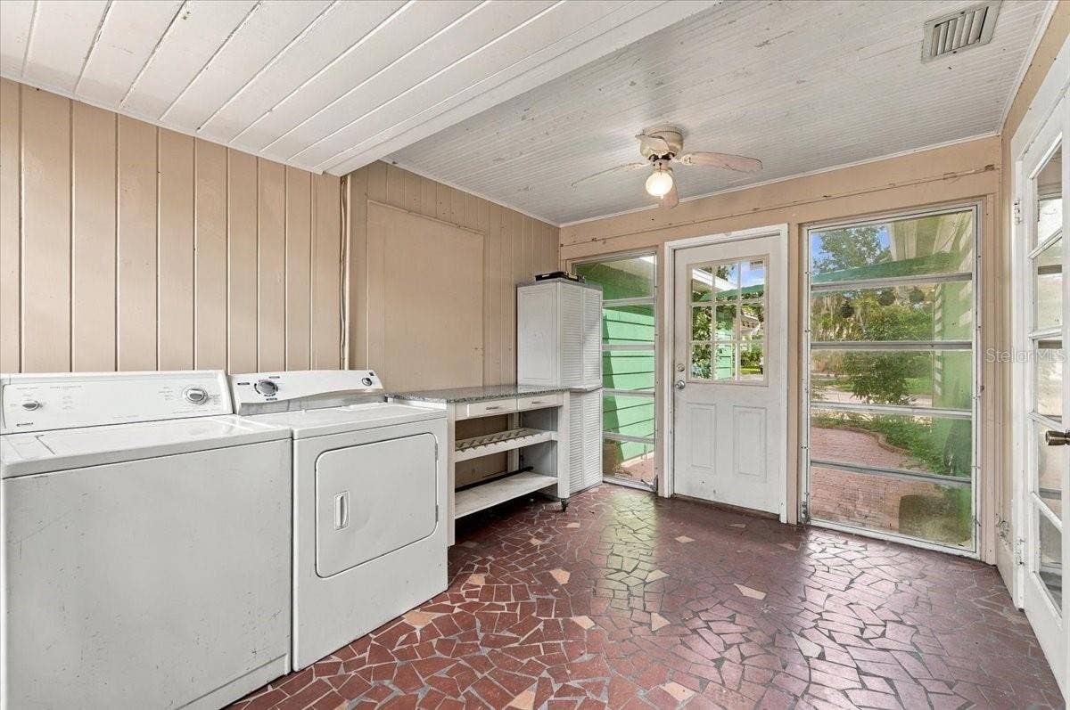 1501 N LAKE HOWARD DRIVE, Winter Haven, FL 33881 Laundry room w vintage mosaic tile