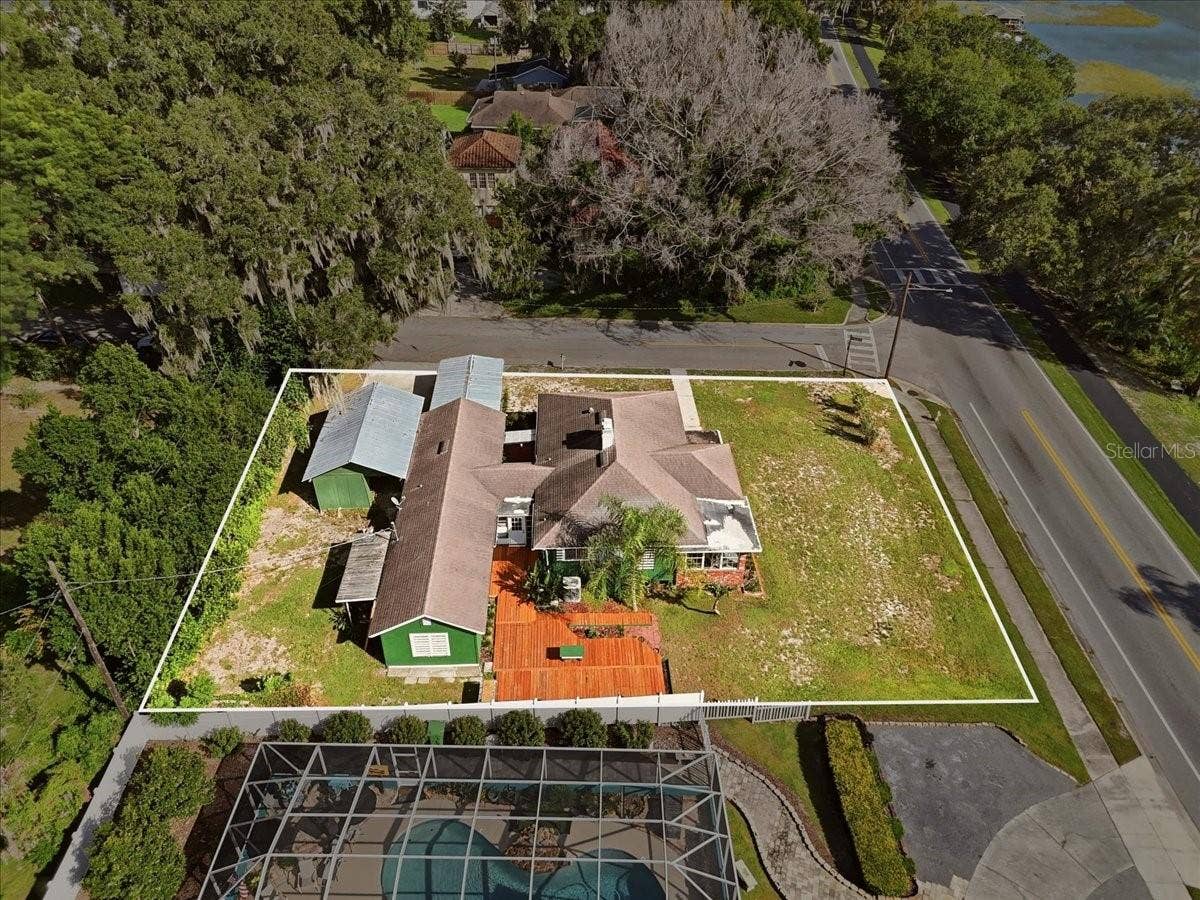 1501 N LAKE HOWARD DRIVE, Winter Haven, FL 33881 1501 N LAKE HOWARD DRIVE, Winter Haven, FL 33881