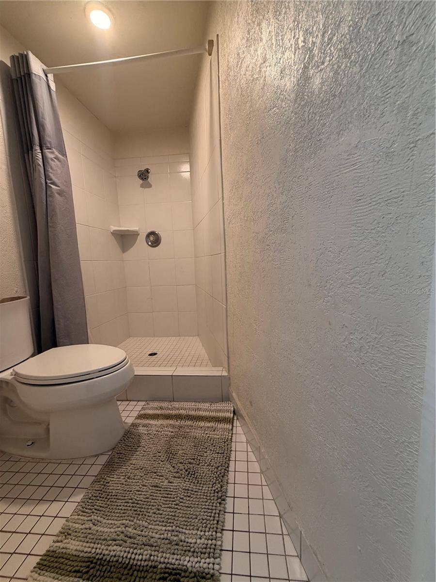 4413 CRESTWOOD DRIVE N, St Petersburg, FL 33714 4413 CRESTWOOD DRIVE N, St Petersburg, FL 33714