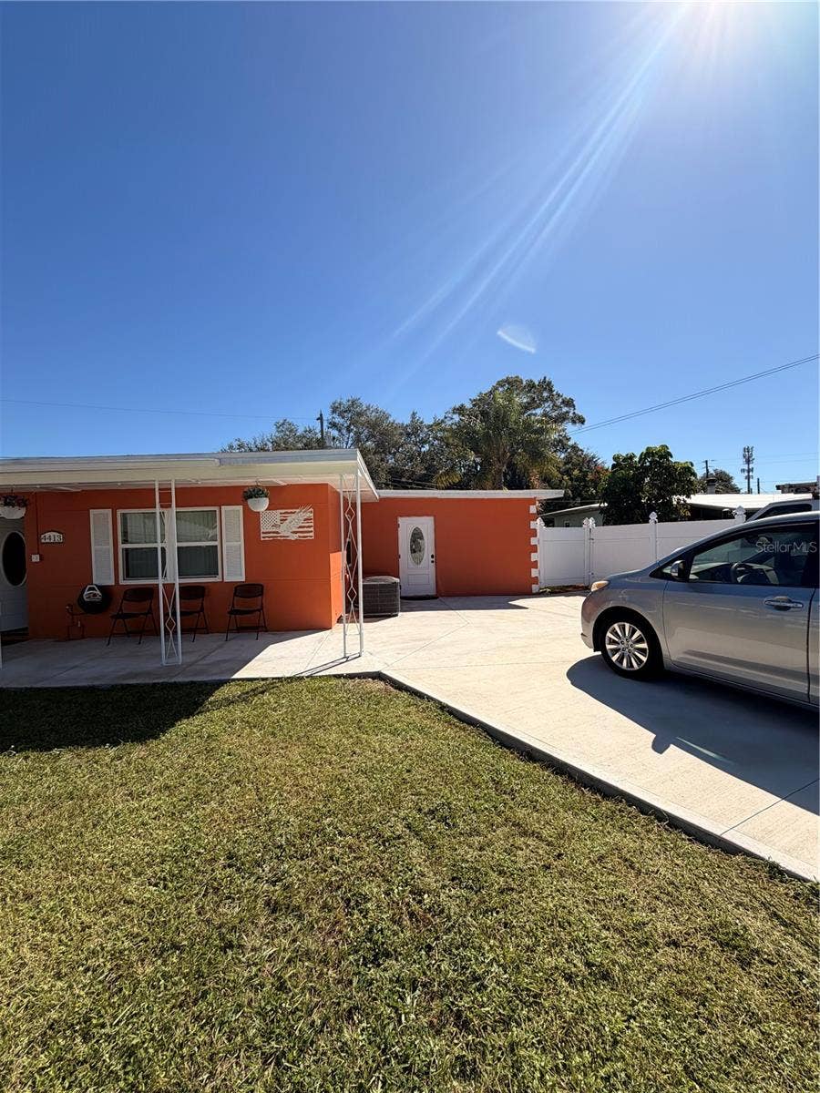 4413 CRESTWOOD DRIVE N, St Petersburg, FL 33714 4413 CRESTWOOD DRIVE N, St Petersburg, FL 33714