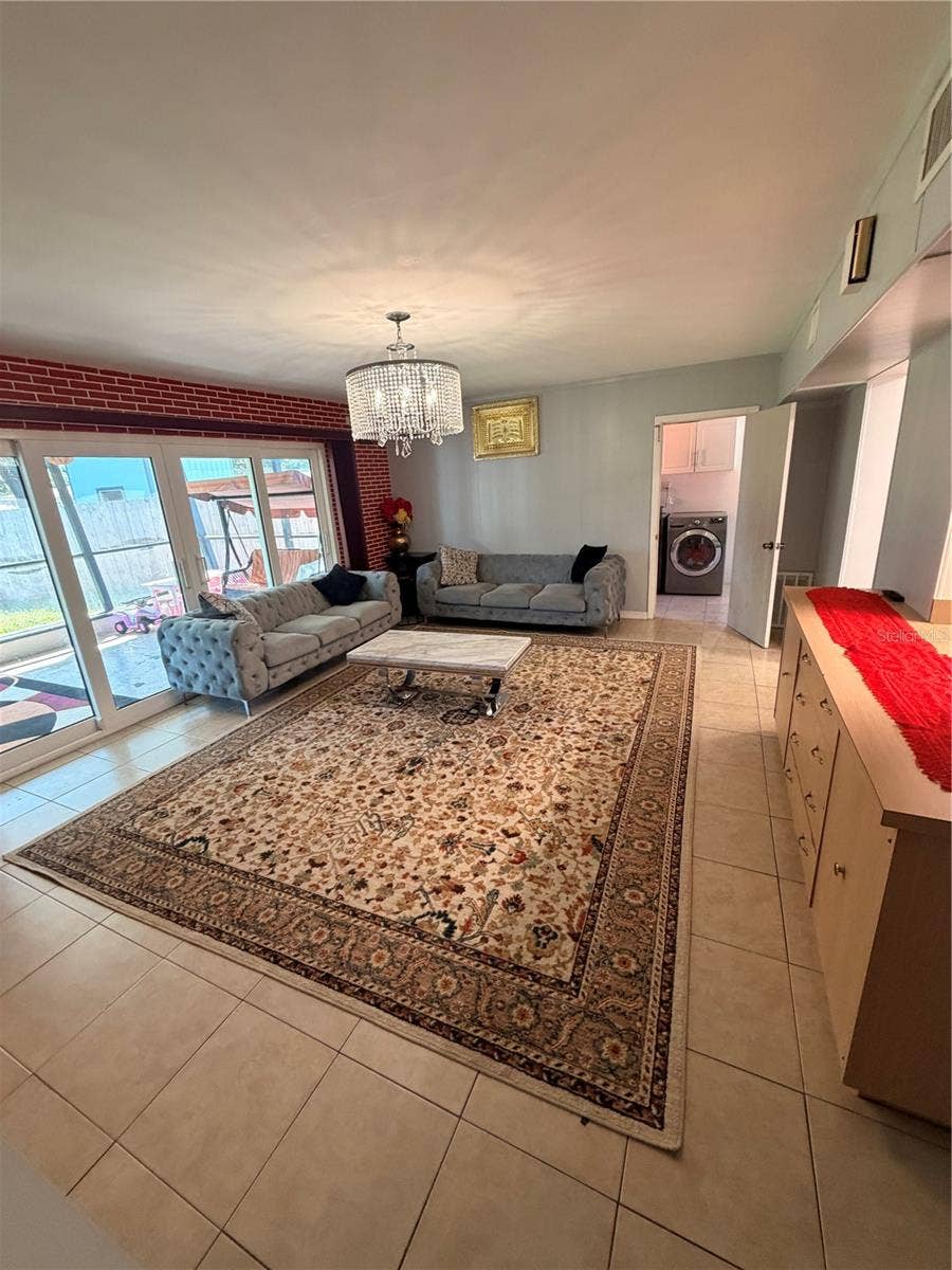 4413 CRESTWOOD DRIVE N, St Petersburg, FL 33714 4413 CRESTWOOD DRIVE N, St Petersburg, FL 33714