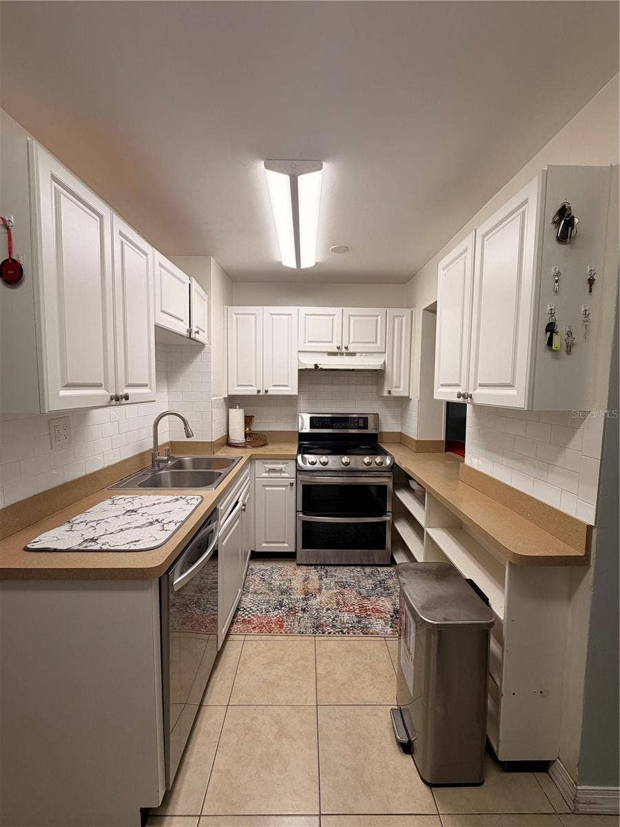 4413 CRESTWOOD DRIVE N, St Petersburg, FL 33714 4413 CRESTWOOD DRIVE N, St Petersburg, FL 33714