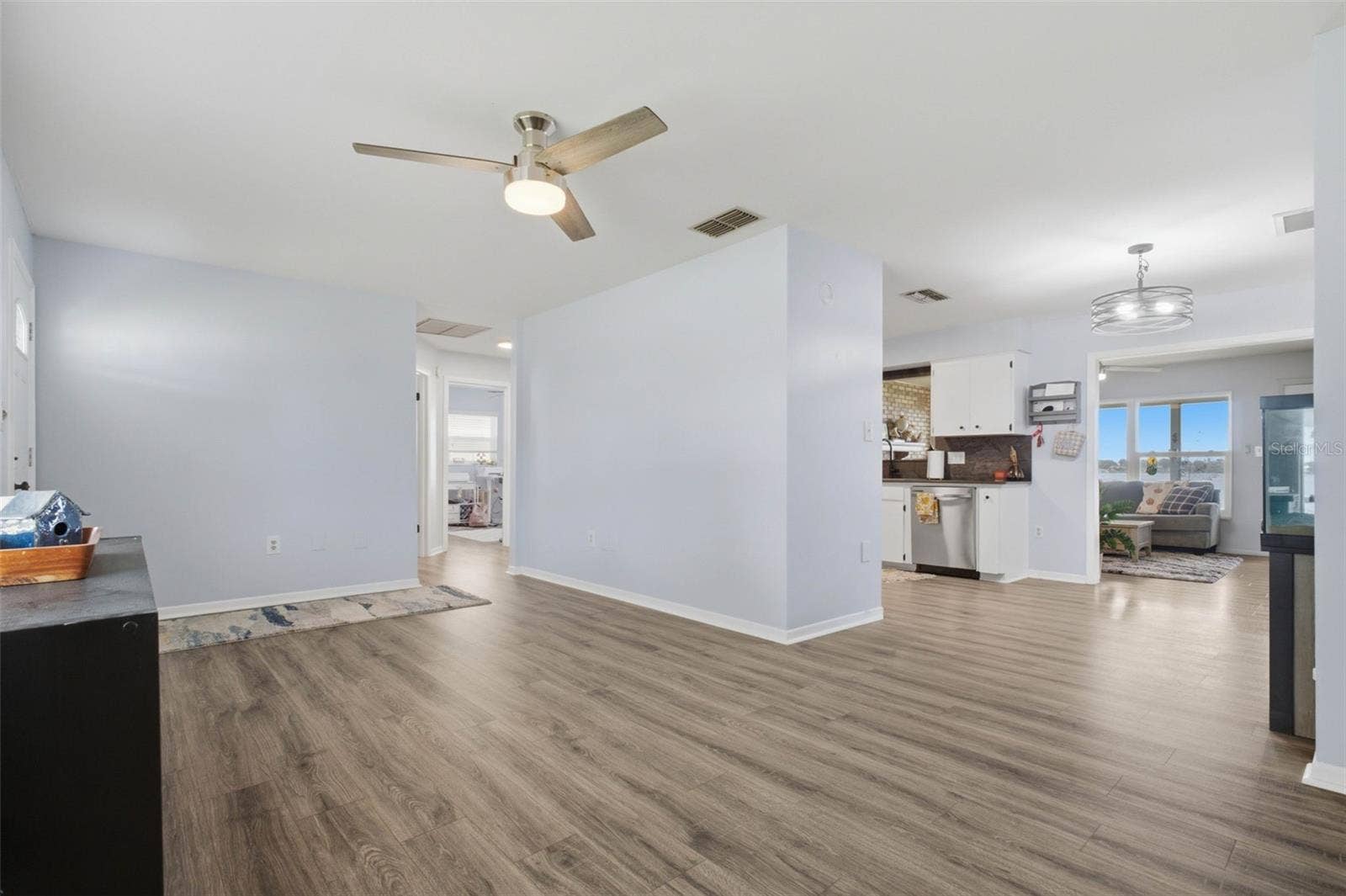 230 SHORE DRIVE, Winter Haven, FL 33884 LIVING