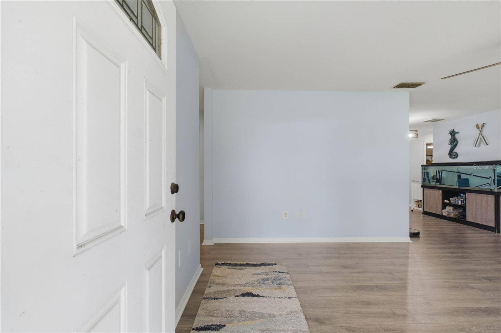 230 SHORE DRIVE, Winter Haven, FL 33884 ENTRY LIVING ROOM