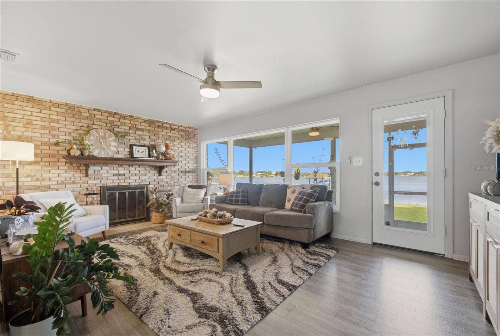 230 SHORE DRIVE, Winter Haven, FL 33884 FAMILY LIVING