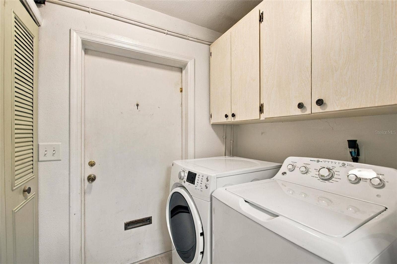INSIDE LAUNDRY