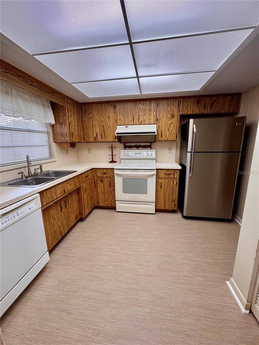 2245 FIRESTONE PLACE, Winter Haven, FL 33884 Kitchen