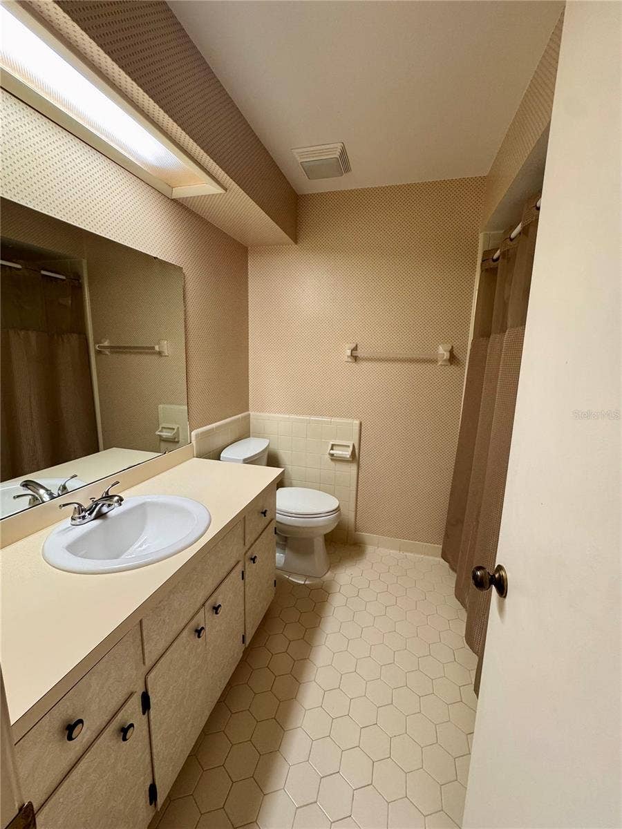 2245 FIRESTONE PLACE, Winter Haven, FL 33884 Bathroom 2