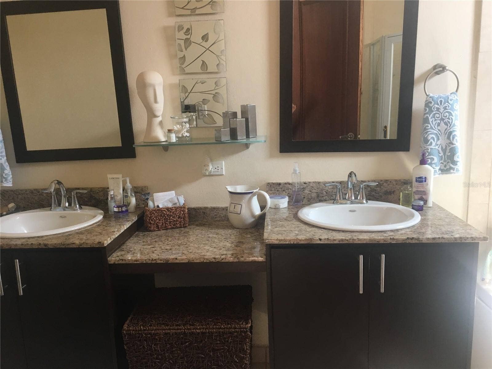 C-7 BRIGHTON COUNTRY CLUB 20 HIGUERO STREET, Dorado, PR 00646 C-7 BRIGHTON COUNTRY CLUB 20 HIGUERO STREET, Dorado, PR 00646