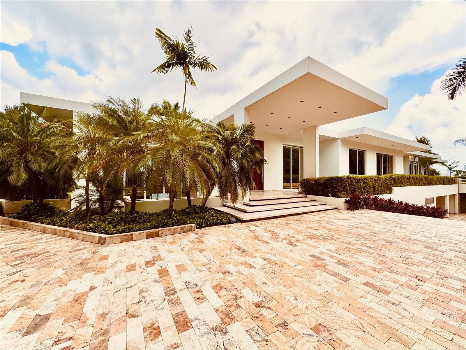 URB. LA LOMITA CALLE VISTA LINDA, Guaynabo, PR 00969 URB. LA LOMITA CALLE VISTA LINDA, Guaynabo, PR 00969
