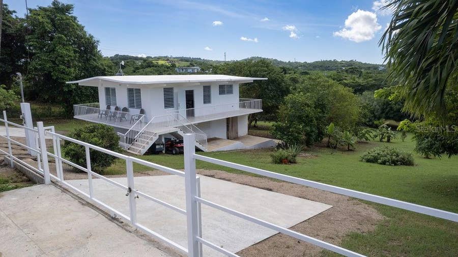 Property photo for 595 COMM. VILLA BORINQUEN, Vieques, PR