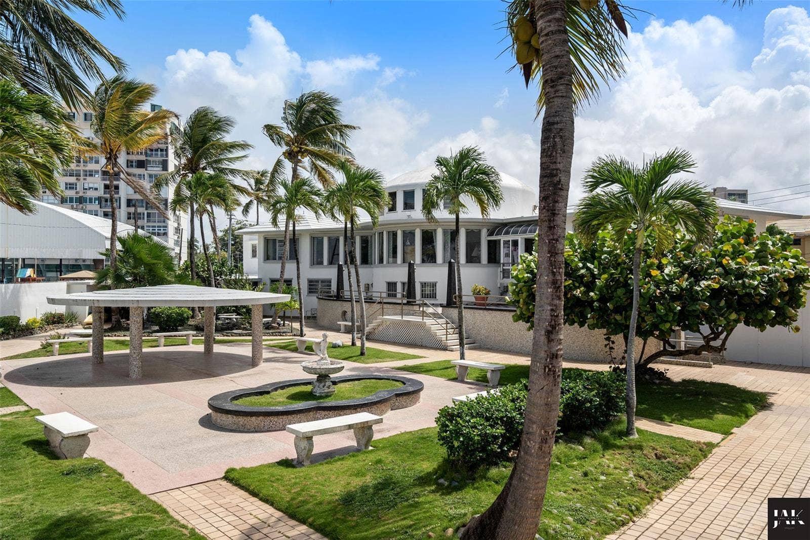 20 AMAPOLA STREET, Carolina, PR 00979 20 AMAPOLA STREET, Carolina, PR 00979