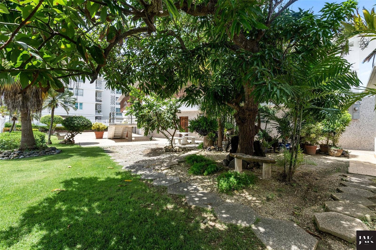 20 AMAPOLA STREET, Carolina, PR 00979 20 AMAPOLA STREET, Carolina, PR 00979