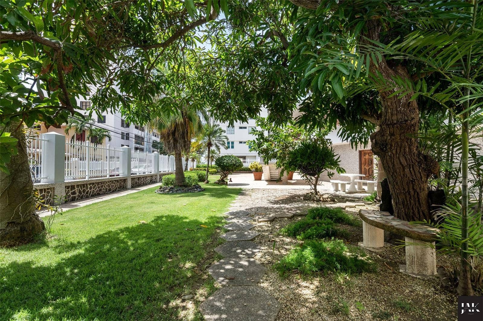 20 AMAPOLA STREET, Carolina, PR 00979 20 AMAPOLA STREET, Carolina, PR 00979