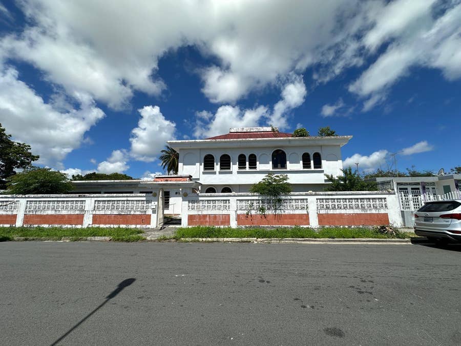 Property photo for 5 Calle 519 QB6 URBANIZACIÓN COUNTRY CLUB, Carolina, PR