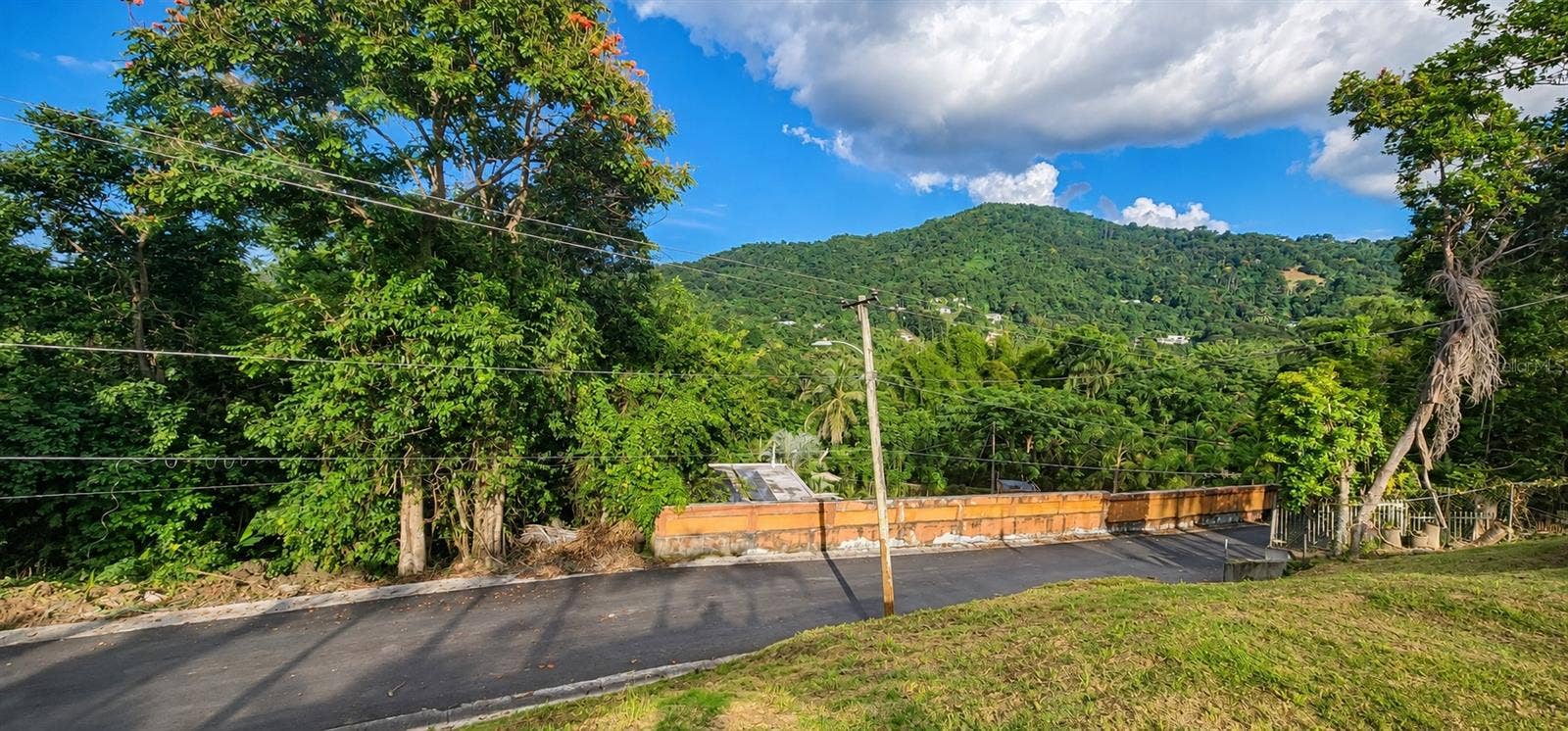 KM 12.2 INT LAS PAPAYAS RD (SR-185), #Lots A and B, Carolina, PR 00987
