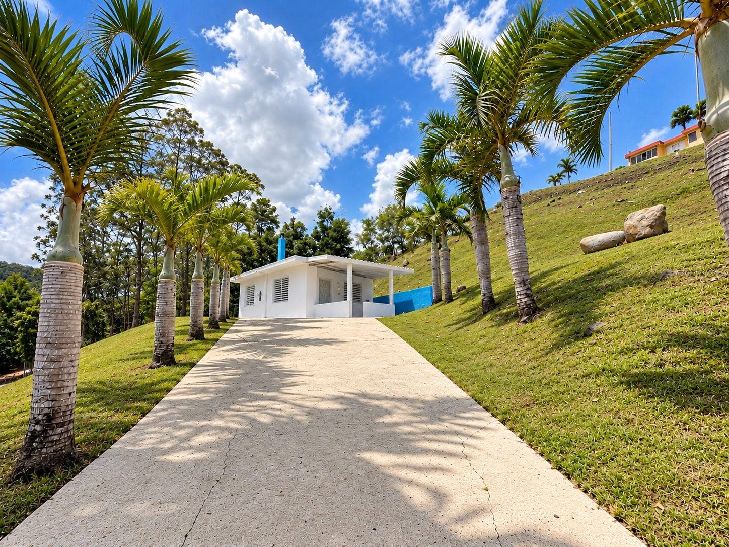 KM 12.2 INT LAS PAPAYAS RD (SR-185), #Lots A and B, Carolina, PR 00987