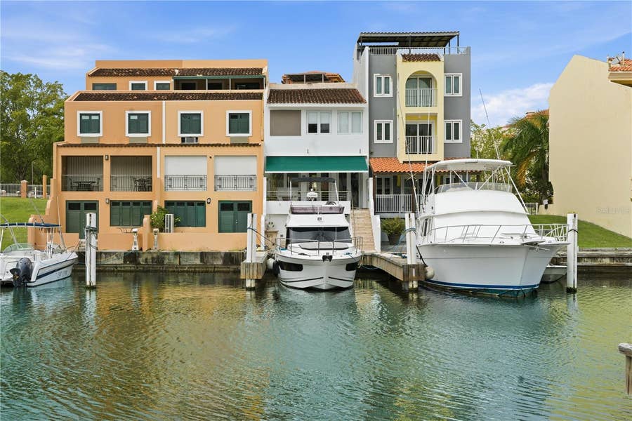 Property photo for 25 PLAZA MAYOR, Humacao, PR