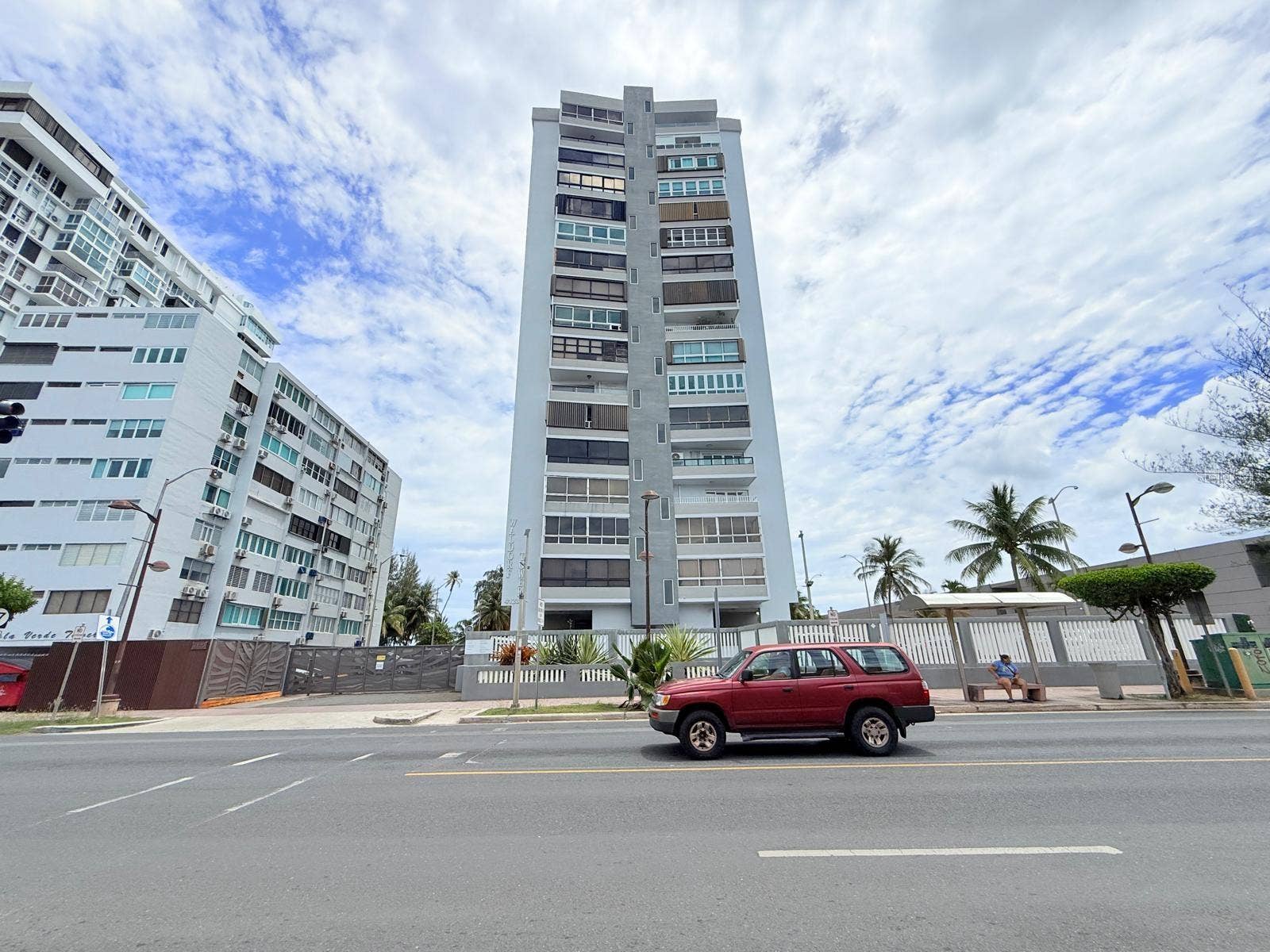 37 ISLA VERDE AVE., #203, Carolina, PR 00979 37 ISLA VERDE AVE., #203, Carolina, PR 00979