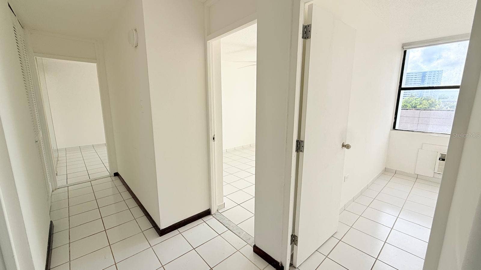 37 ISLA VERDE AVE., #203, Carolina, PR 00979 37 ISLA VERDE AVE., #203, Carolina, PR 00979