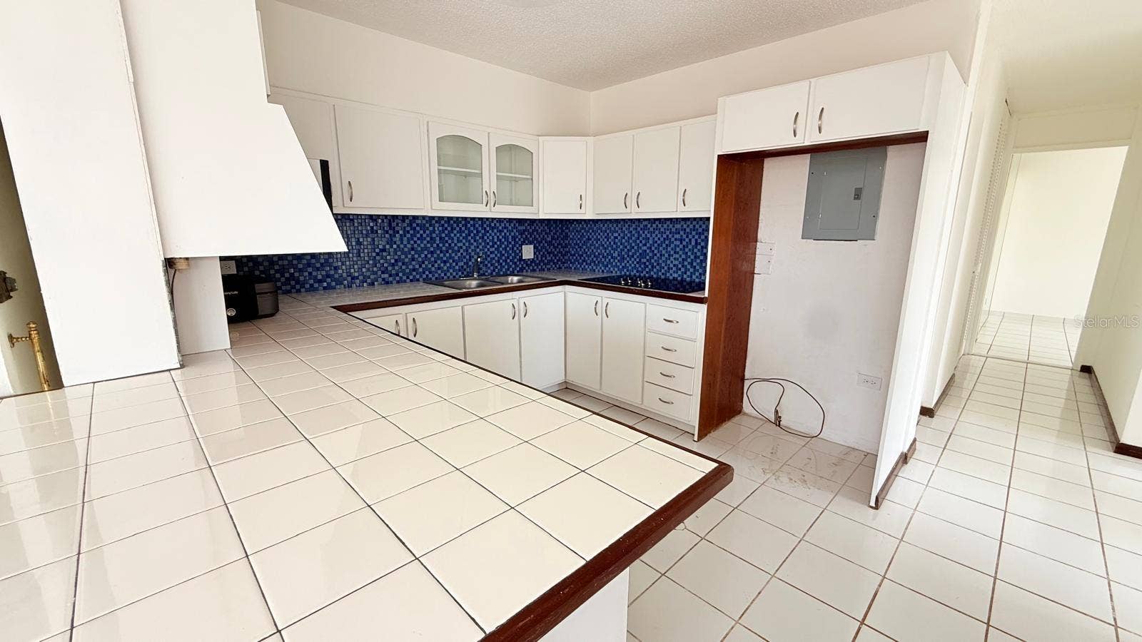 37 ISLA VERDE AVE., #203, Carolina, PR 00979 37 ISLA VERDE AVE., #203, Carolina, PR 00979