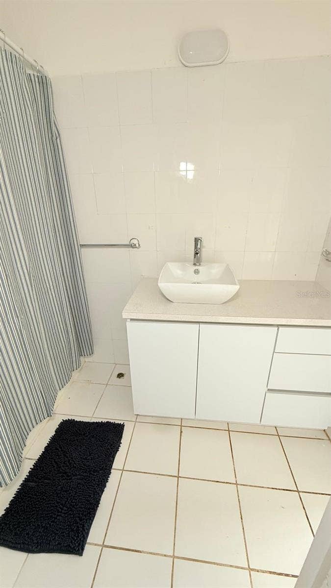 37 ISLA VERDE AVE., #203, Carolina, PR 00979 37 ISLA VERDE AVE., #203, Carolina, PR 00979