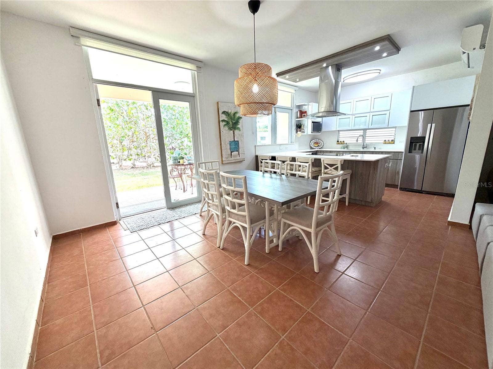 693 NORTH COAST VILLAGE, #236, Vega Alta, PR 00692 Dining and Kitchen