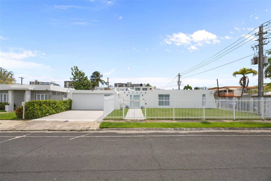 Property photo for 2 CALLE MAR DE IRLANDA, Carolina, PR