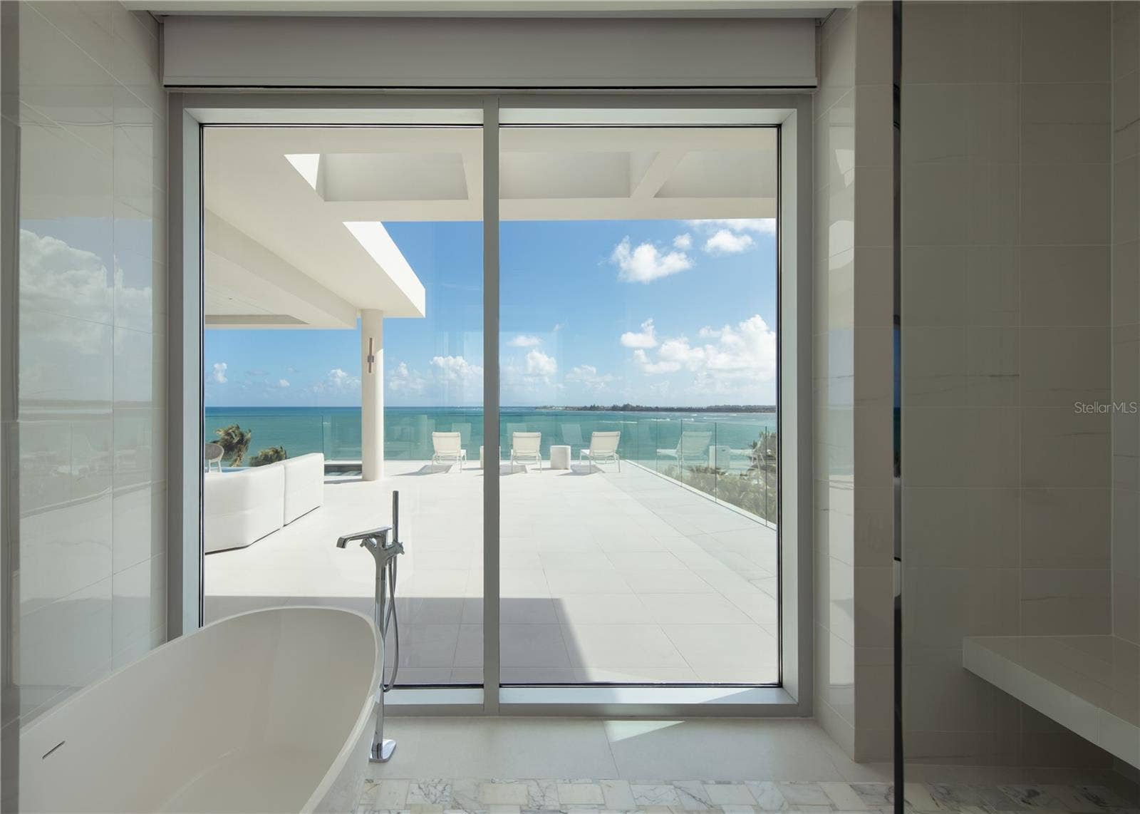 Ocean Drive PH FOUR SEASONS PRIVATE RESIDENCES, #4501, Rio Grande, PR 00745 Rooftop Hers Bathroom
