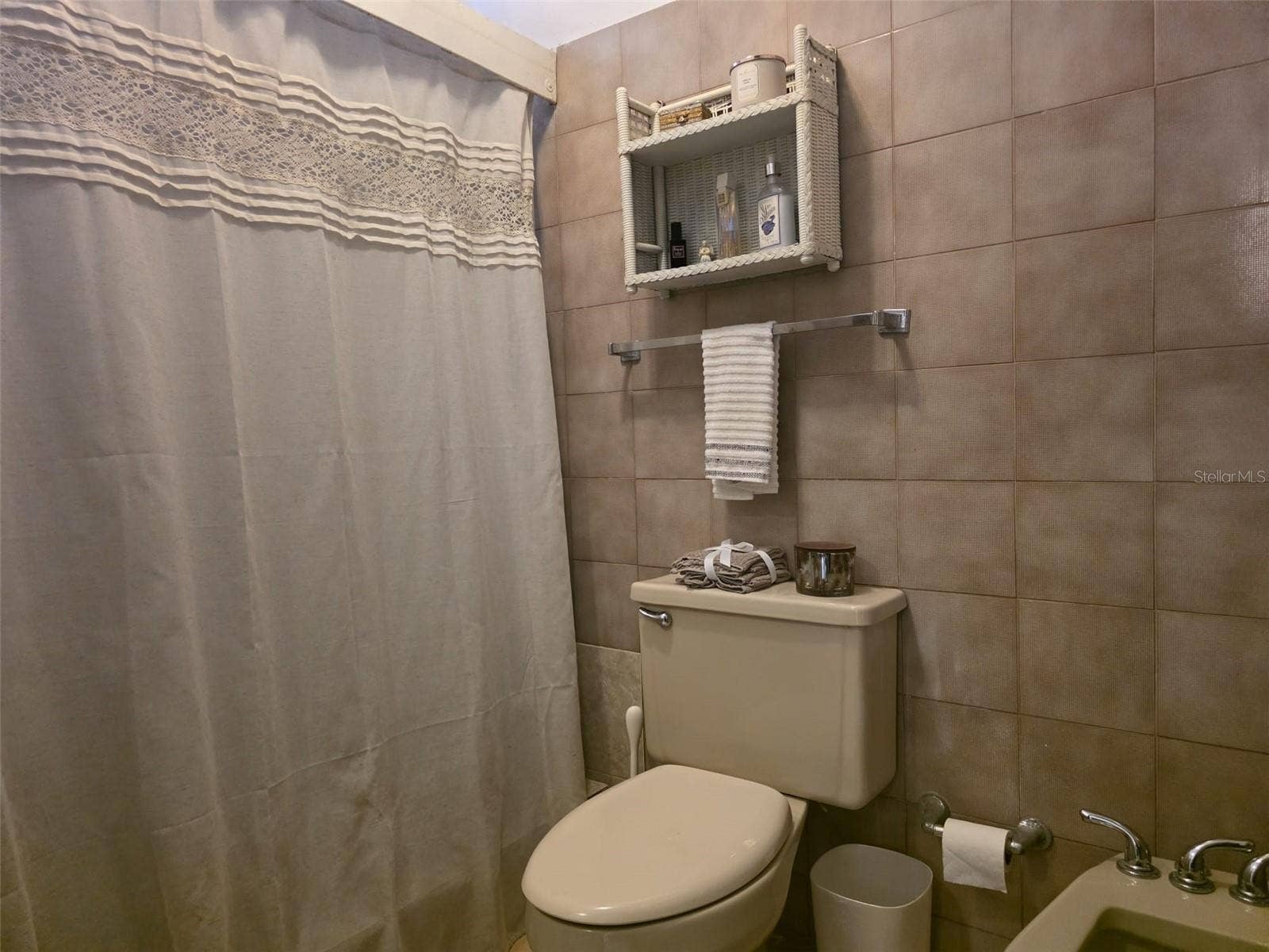 B8 DALI, Caguas, PR 00725 B8 DALI, Caguas, PR 00725