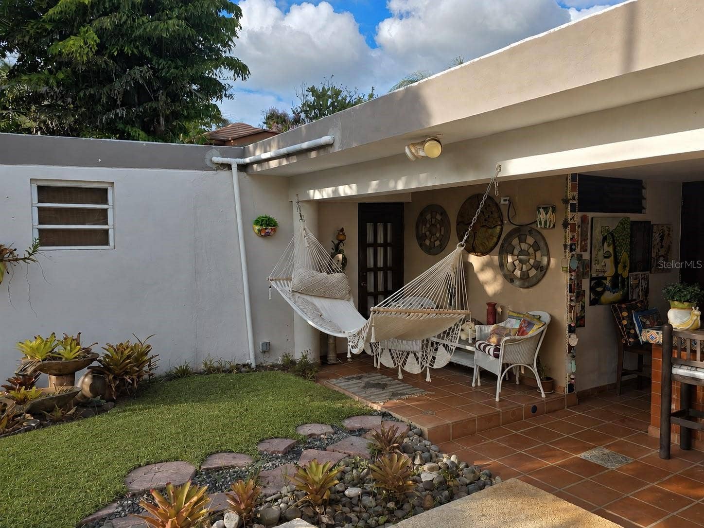 B8 DALI, Caguas, PR 00725 B8 DALI, Caguas, PR 00725
