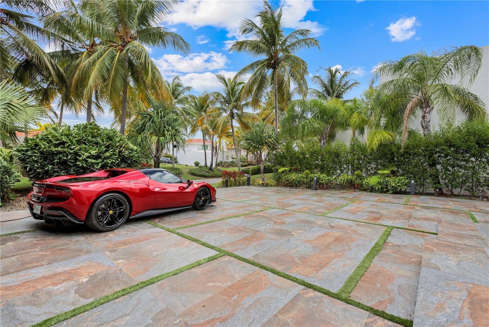 263 DORADO BEACH EAST, Dorado, PR 00646 Paved entrance