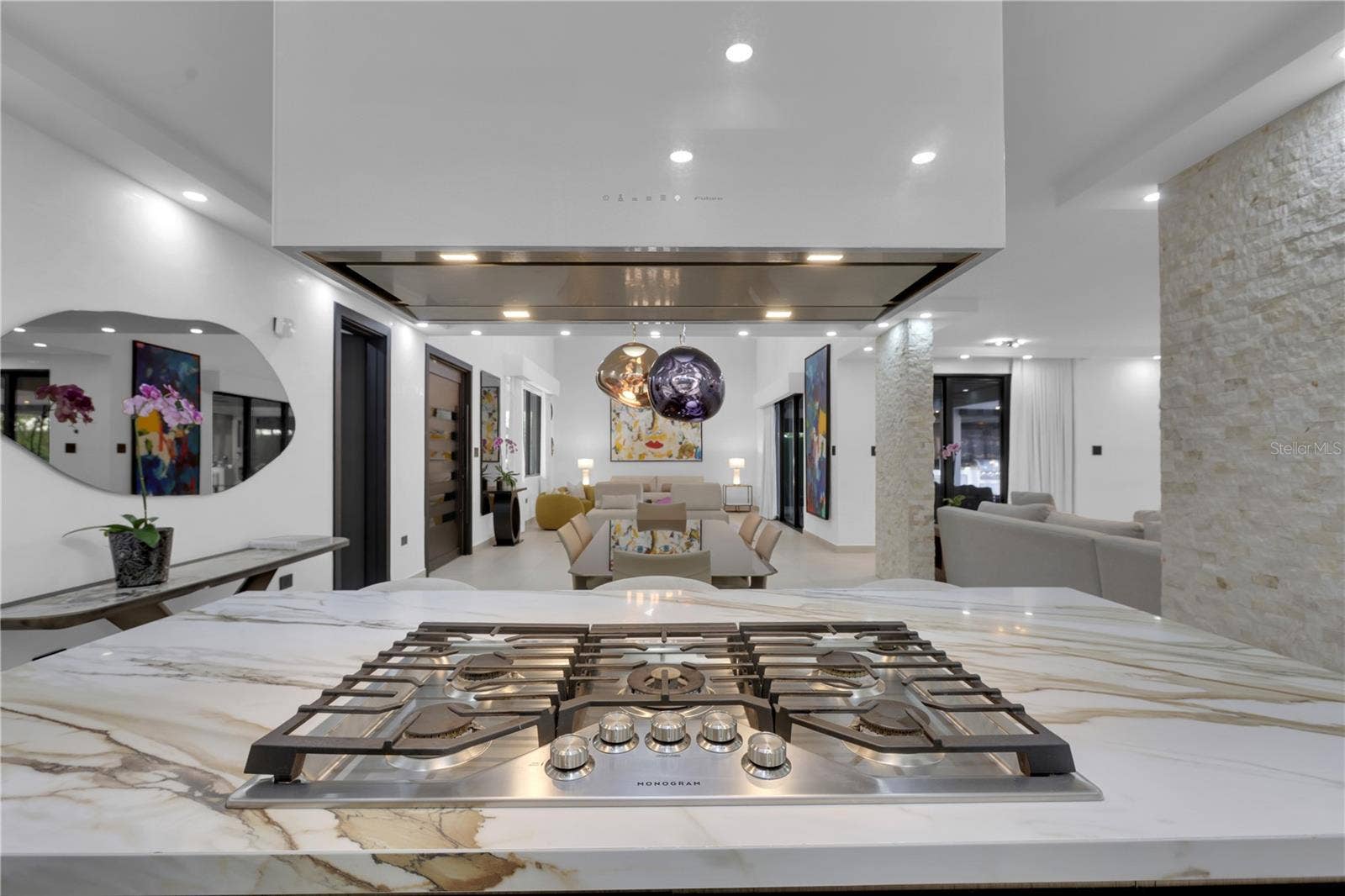 263 DORADO BEACH EAST, Dorado, PR 00646 Gas stove, state of the art fumes extractor