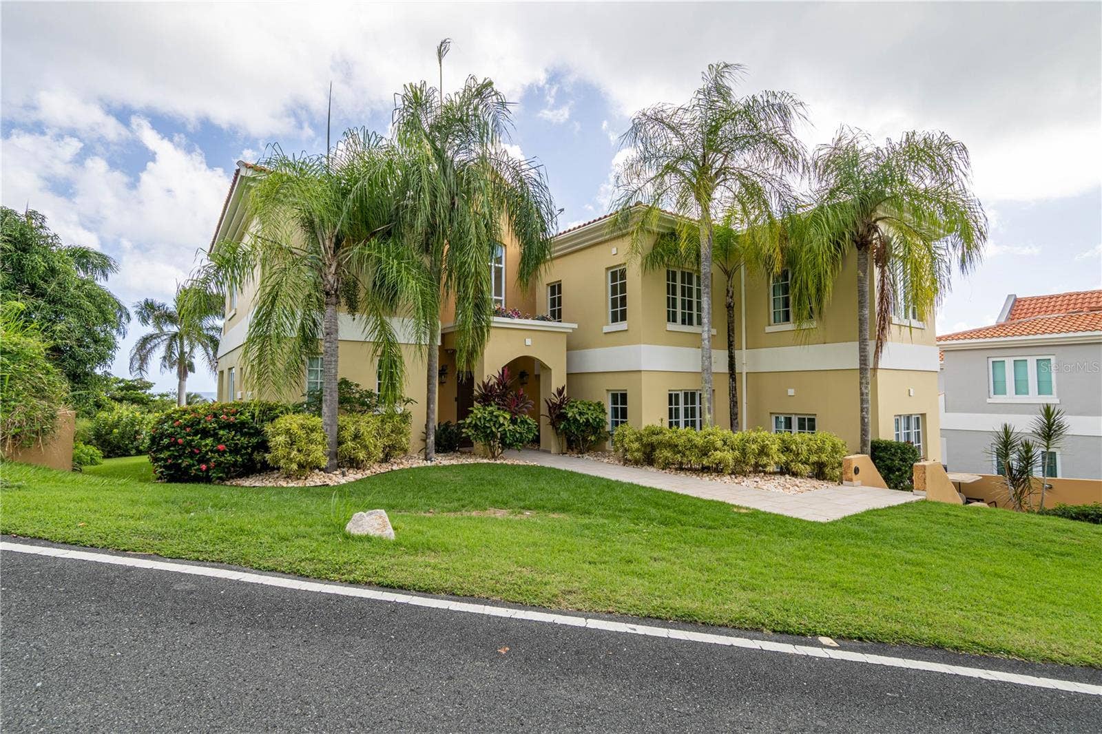 53 SHELL CASTLE, Humacao, PR 00791 53 SHELL CASTLE, Humacao, PR 00791