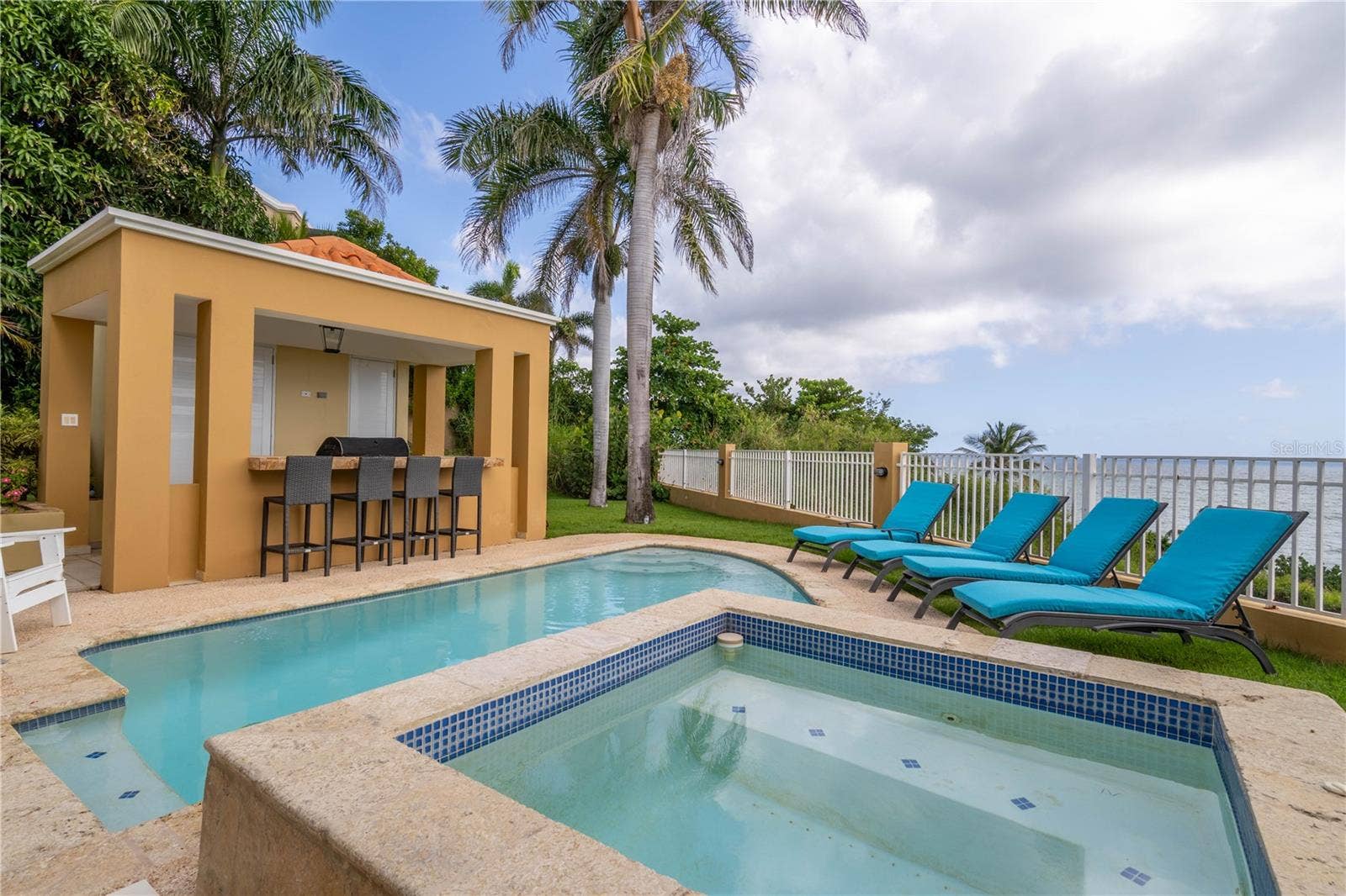 53 SHELL CASTLE, Humacao, PR 00791 53 SHELL CASTLE, Humacao, PR 00791