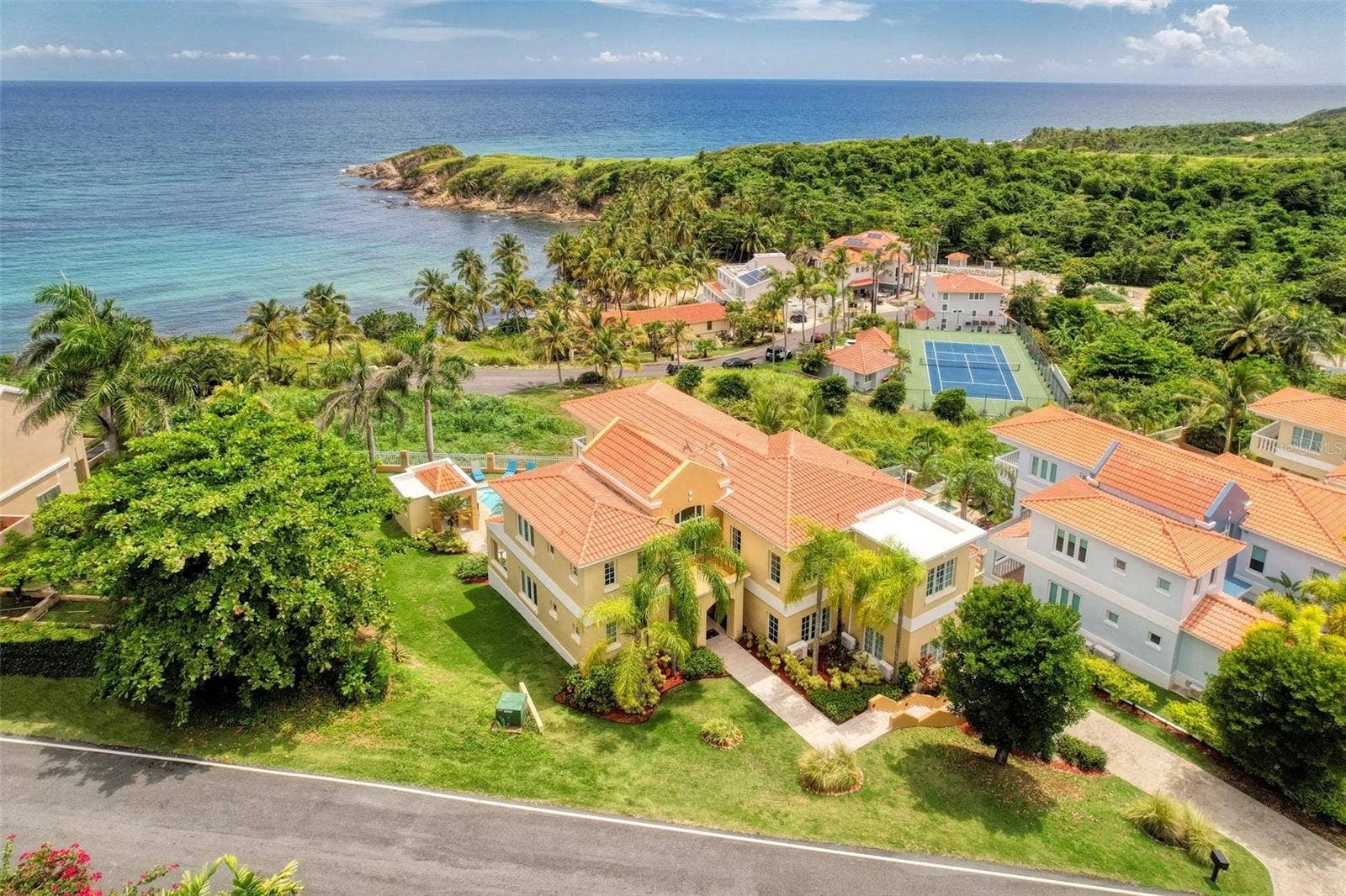 53 SHELL CASTLE, Humacao, PR 00791 53 SHELL CASTLE, Humacao, PR 00791