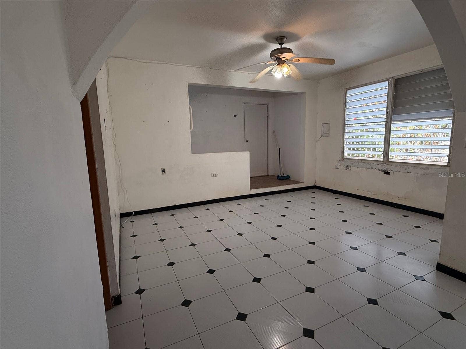 524 COMM SANTA MARIA, Vieques, PR 00765 Living room level 1