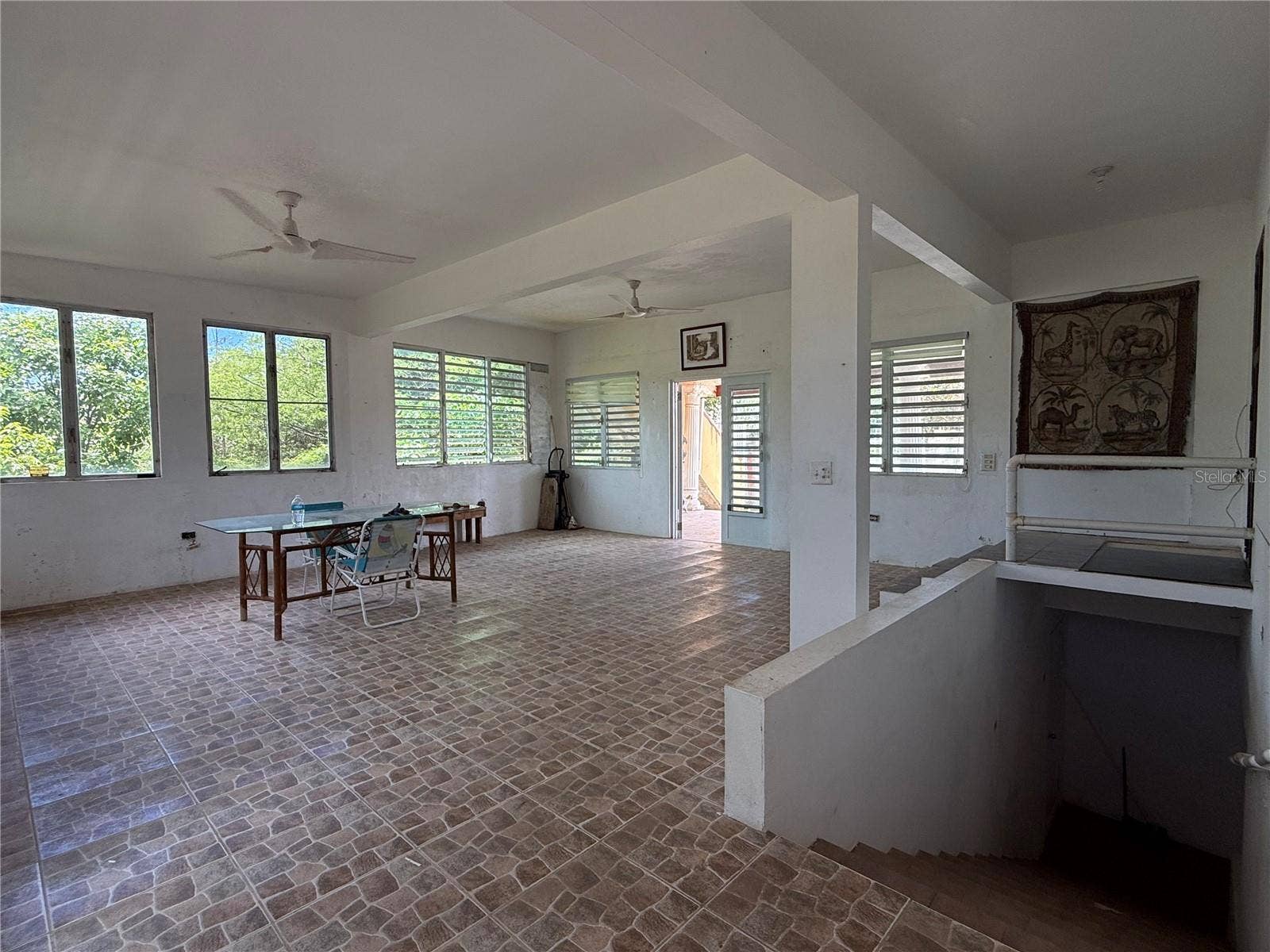 524 COMM SANTA MARIA, Vieques, PR 00765 Foyer/ Staircase to level 1.