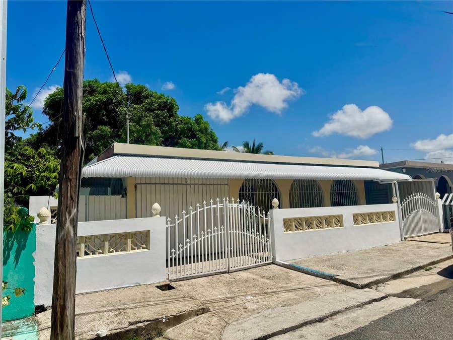 Property photo for 15 CALLE CAOBA, Juncos, PR